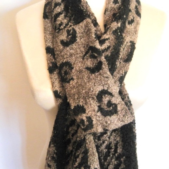 Simon Pull-Through Scarf - Picture 2 of 5